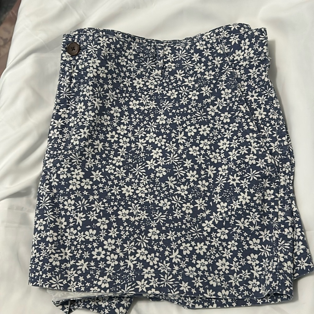 GAP shorts
